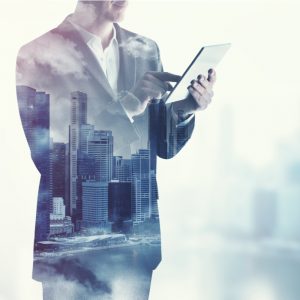Hombre de Negocios con Dispositivo Móvil
