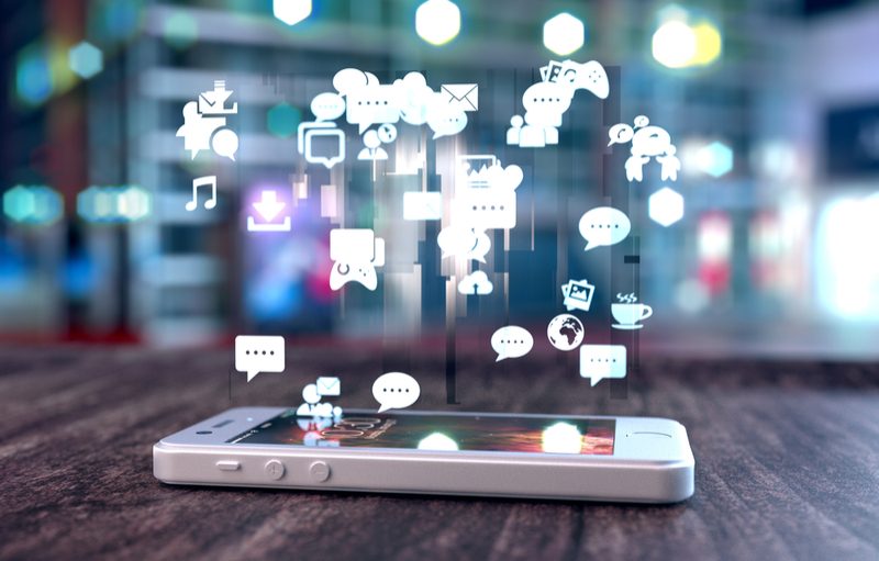 Social_Media_mobile_concept