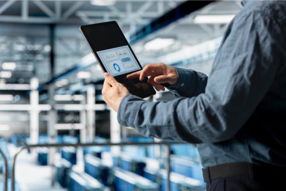 ERP para manufactura con interfaz conversacional